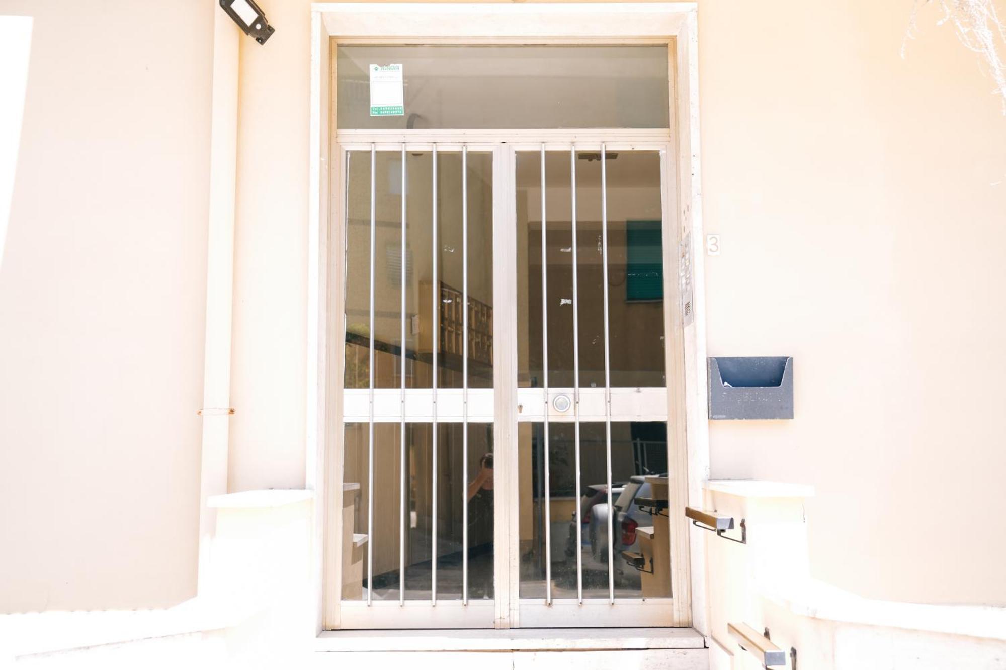 La Casa Di Flo Apartment Anzio Luaran gambar