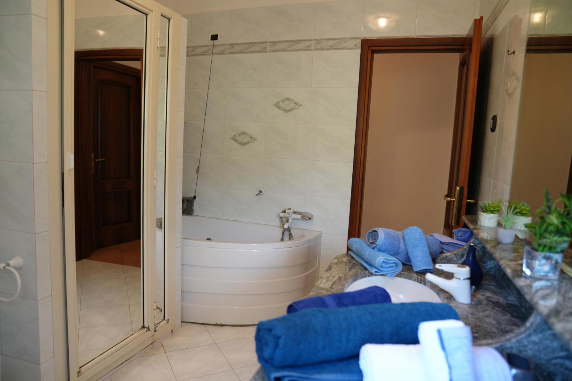 La Casa Di Flo Apartment Anzio Luaran gambar